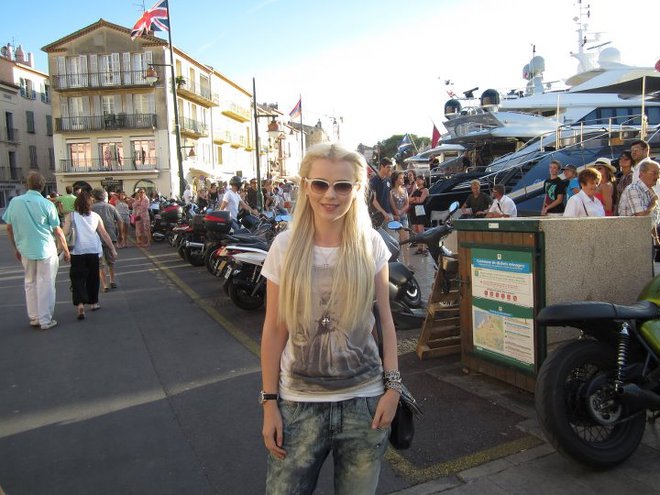 Мика Ньютон