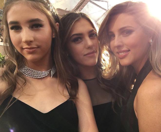 Золотий глобус 2017: на церемонію нагородження приїхали доньки Сільвестра Сталлоне