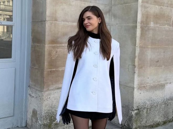 Дружина Остапчука у джинсовій луці засвітилася на Паризькому тижні моди