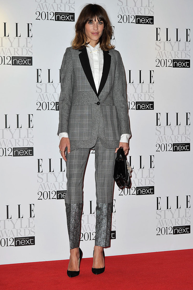 Брючный костюм на красной дорожке