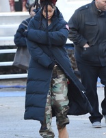 Как одеваться зимой: стильные примеры звезд Как одеваться зимой: стильные примеры звезд