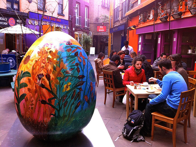 Поиски пасхальных яиц в Лондоне