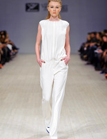 Показ VOROZHBYT&ZEMSKOVA