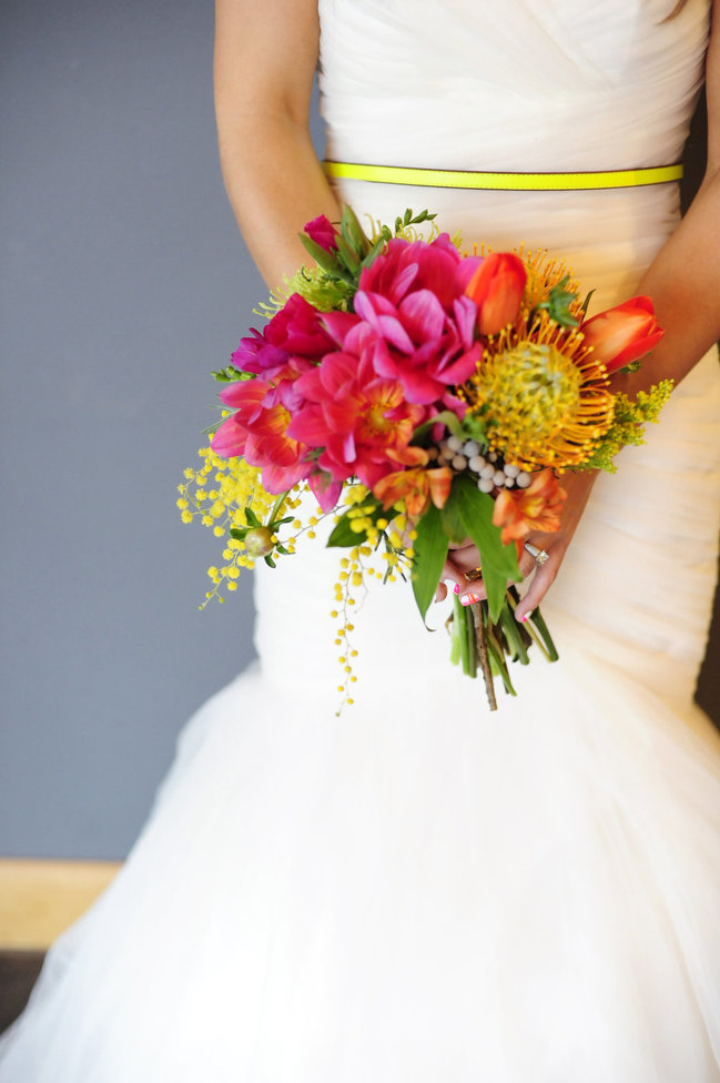 Стильні весільні відтінки: neon