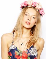 Венок в волосах Венок в волосах