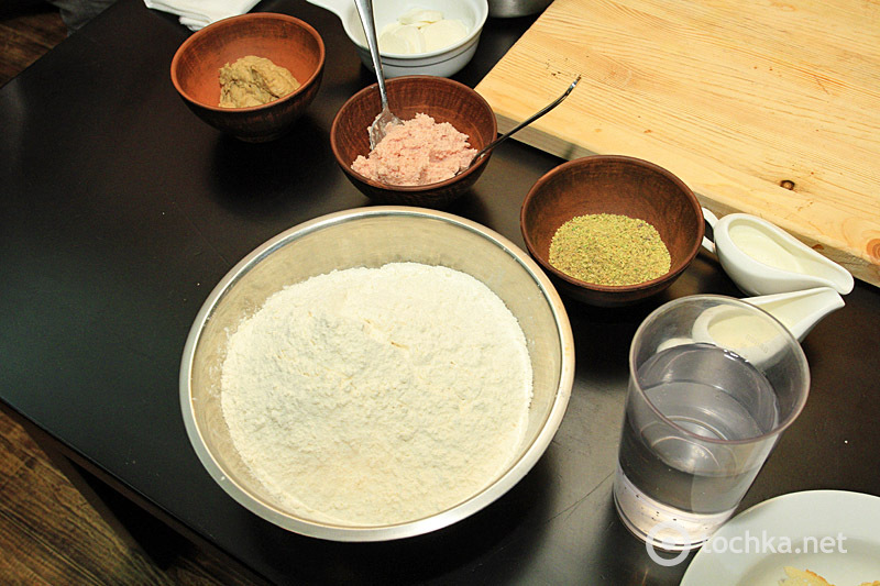 Шоу по приготовлению акробатической пиццы в ресторане La Forchetta, часть 2