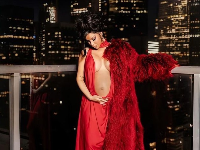 «Була паралізована»: вагітна Карді Бі ледь не втратила дитину