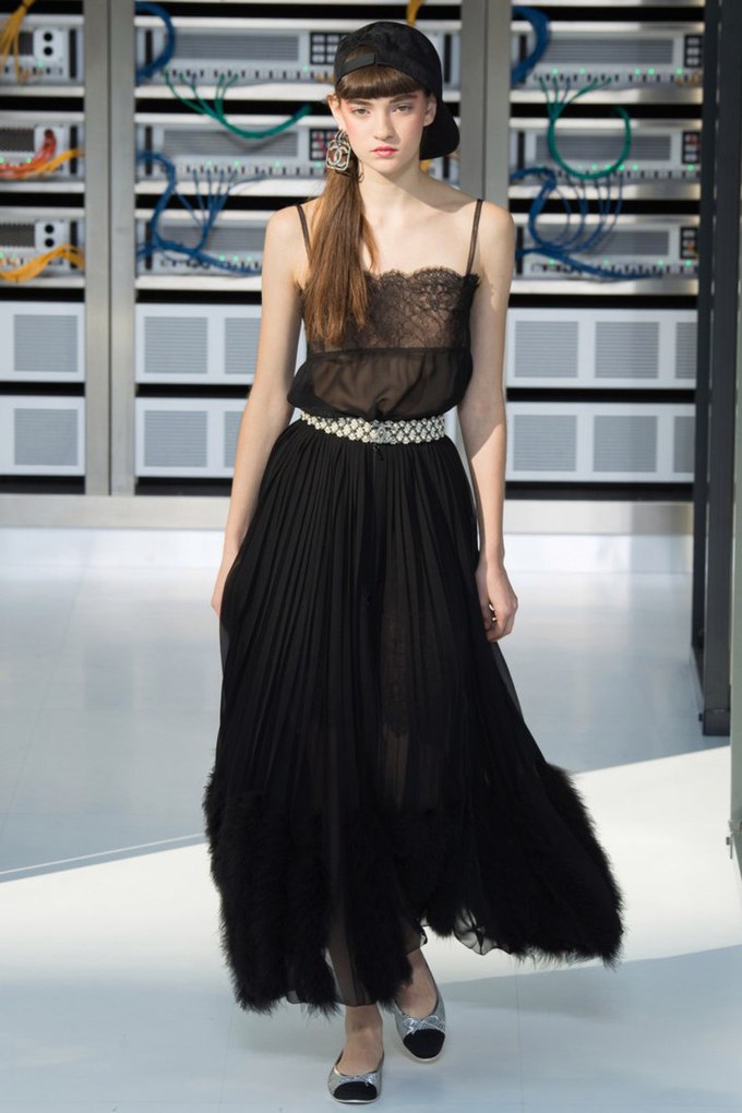 Українка Юлія Ратнер на подіумі паризького Тижня моди: Chanel