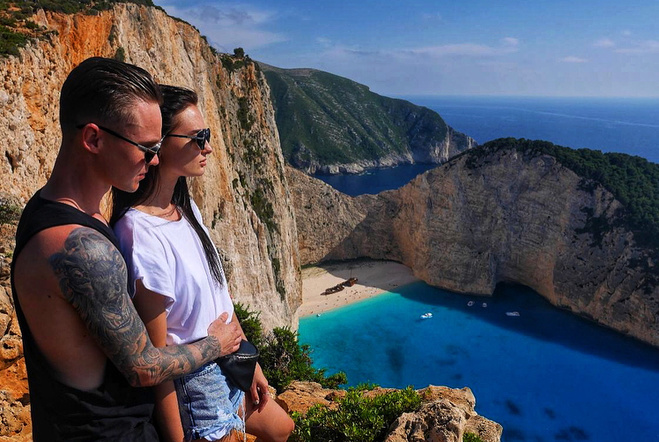 Артем Пивоваров