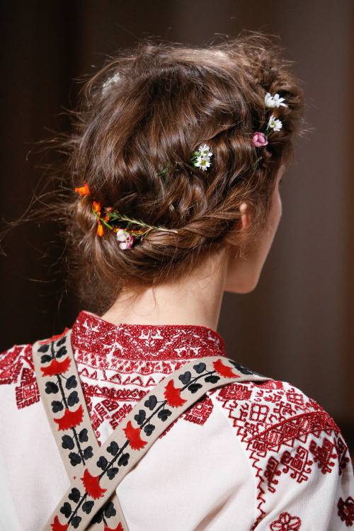 Beauty-идеи для невесты от Valentino