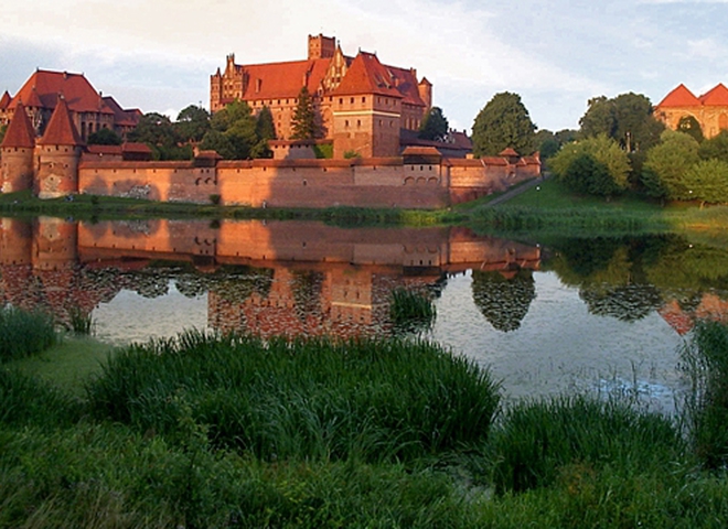 Замок Мариенбург, Польша