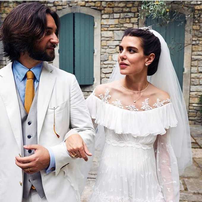 Самые красивые свадебные платья знаменитостей  2019 года