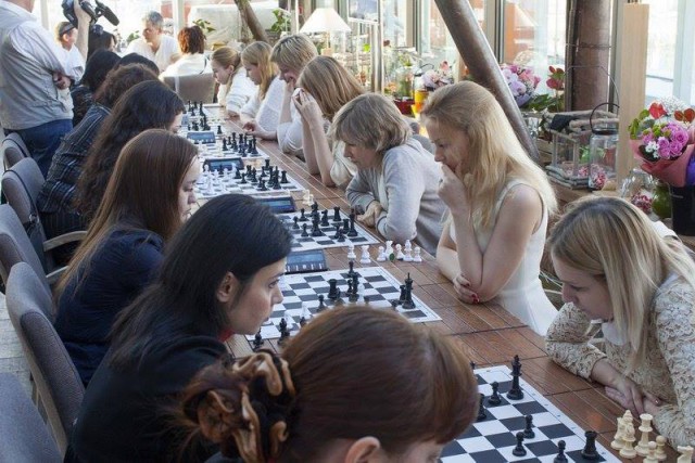 Блондинки & брюнетки. Вечное противостояние