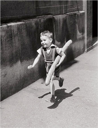 Мальчик с багетик