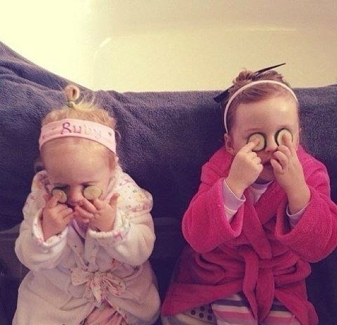 Маленькие модницы заботятся о красоте