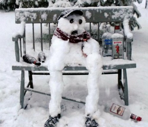 Веселые снеговики