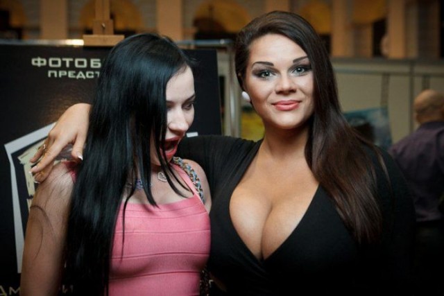 Девушки не скучают