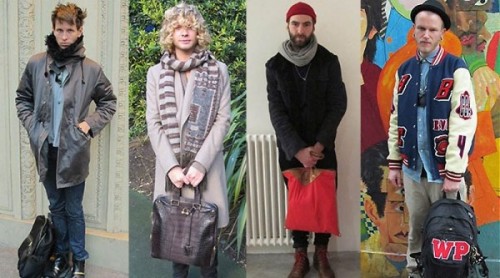 В сумках у парней