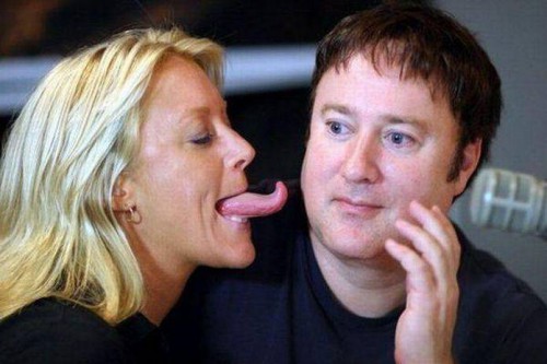 Самая языкатая блондинка