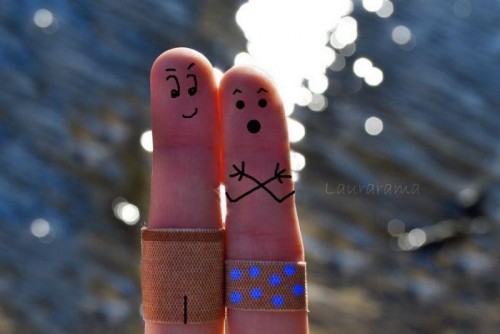 Обьясняя на пальцах