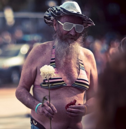 Дедок отжигает!