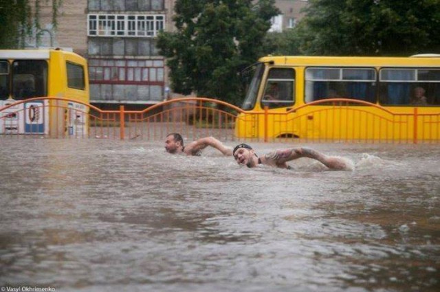 Местами облачно, возможны небольшие осадки...