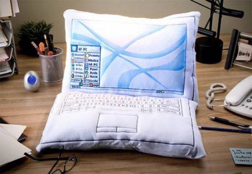 Креативня подушка для трудоголиков